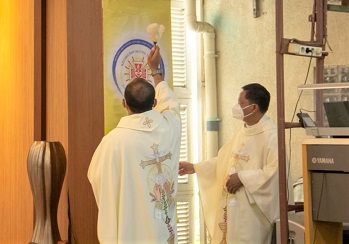 Romo Lamma memberkati logo Th Refleksi 10 Jan 2021_1